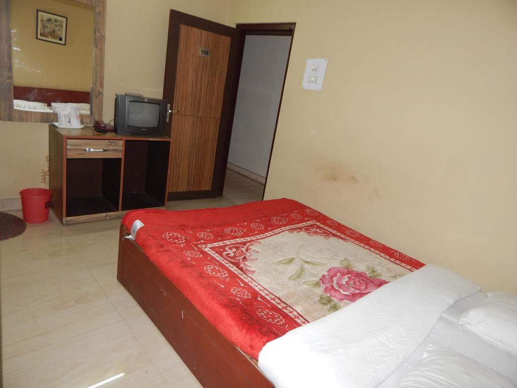 Breeze Hotel Siliguri Exterior photo
